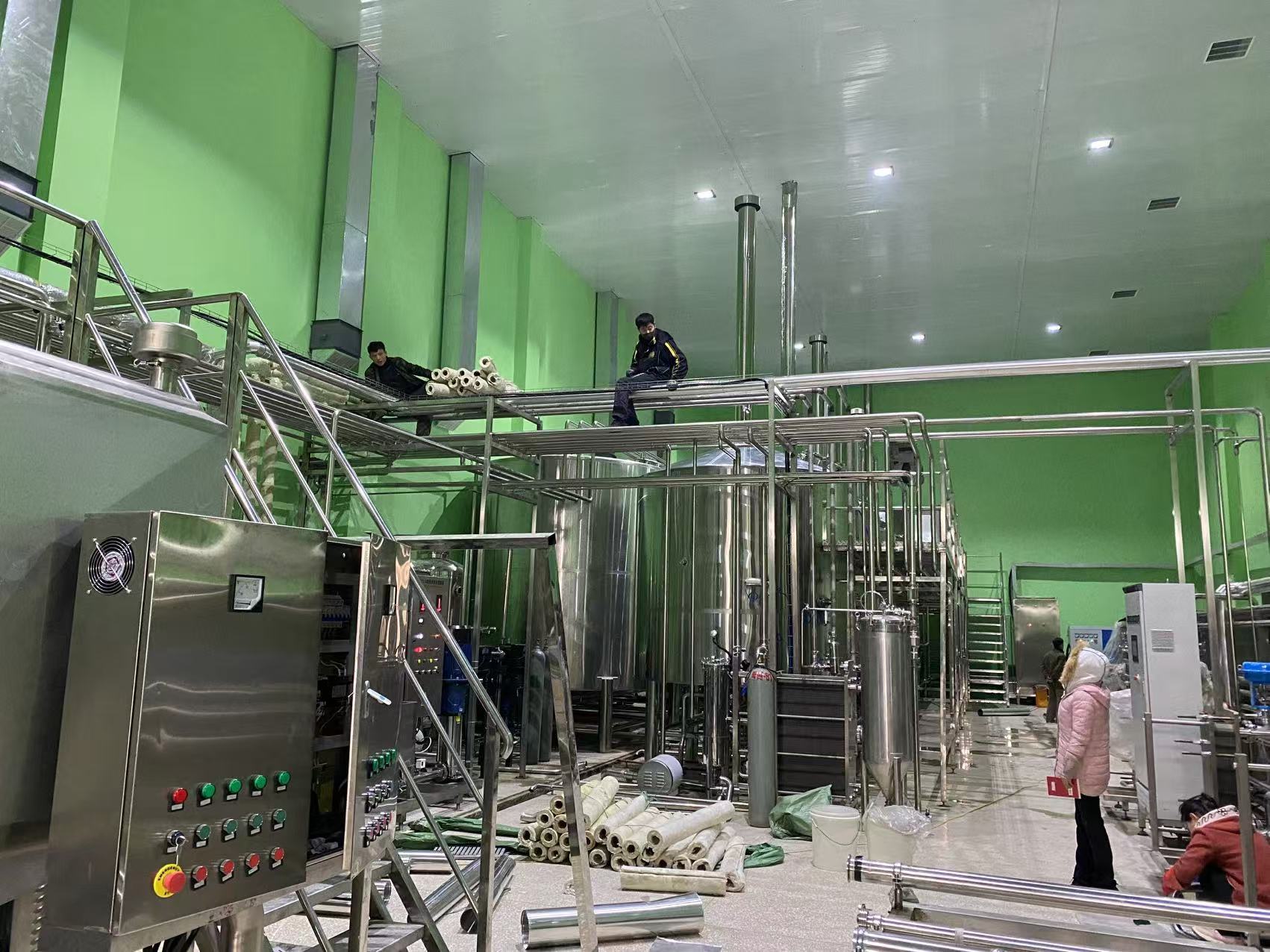荣昌精酿啤酒设备厂—精酿啤酒设备制造:传承工艺与创新科技的交融